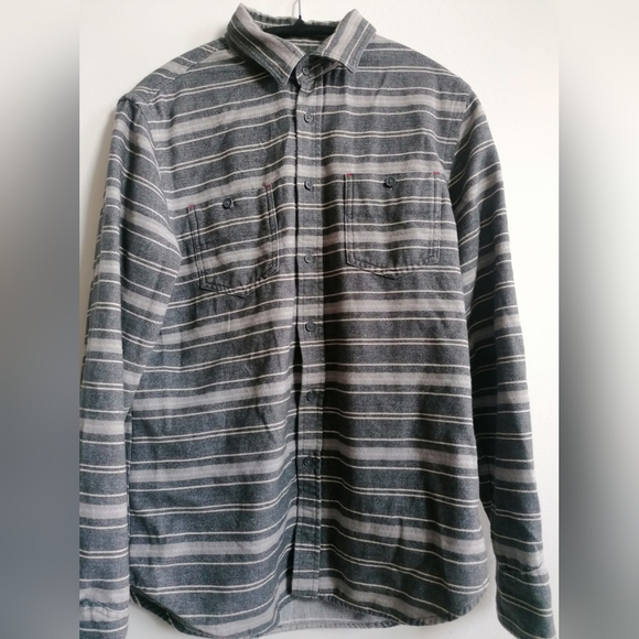 Medium gray "Howe" shirt. - Picture 2 of 3